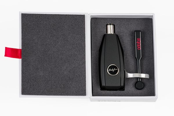 Packshot Produktaufnahme eines Thorens Ortofon SPU 124 aus dem Bereich Tonabnehmern & Plattenspielern Musikequipment